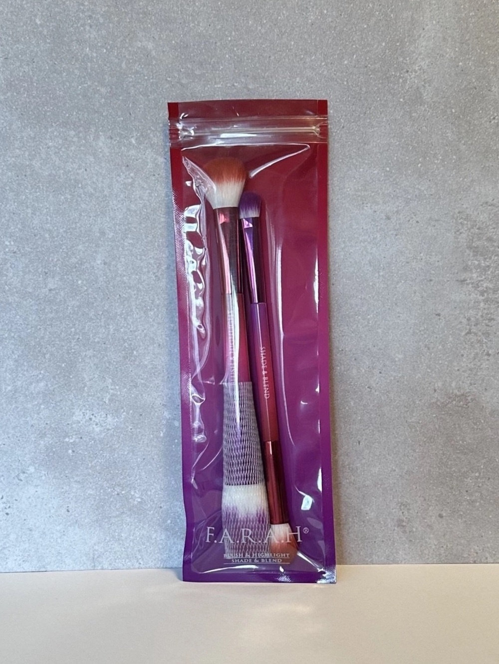 FARAH Makeup Brush Set Of 2 Blush & Highlight -- Shade & Blend New in Package